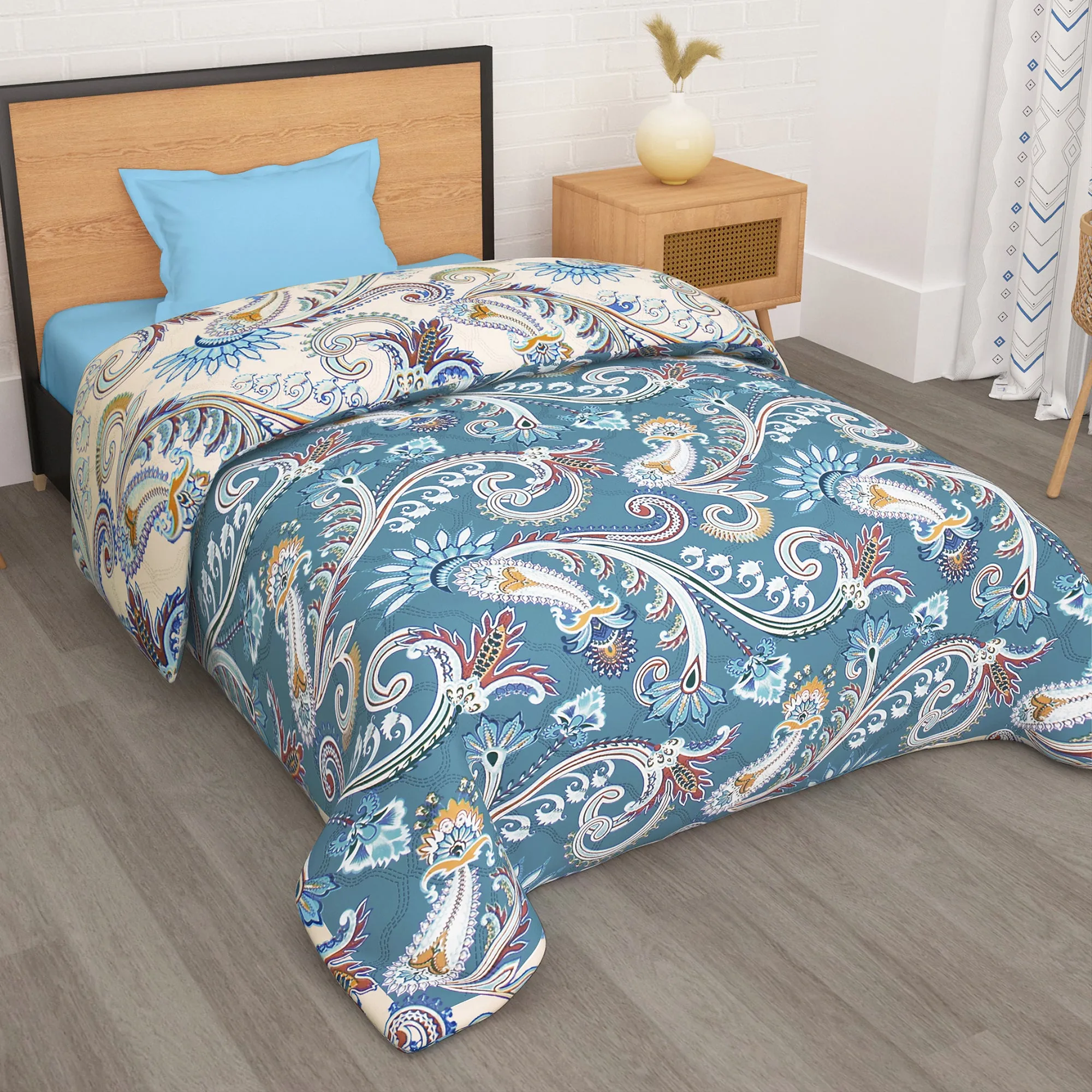 180 GSM Blue Floral Microfiber Fusion Reversible Double / Single Comforter