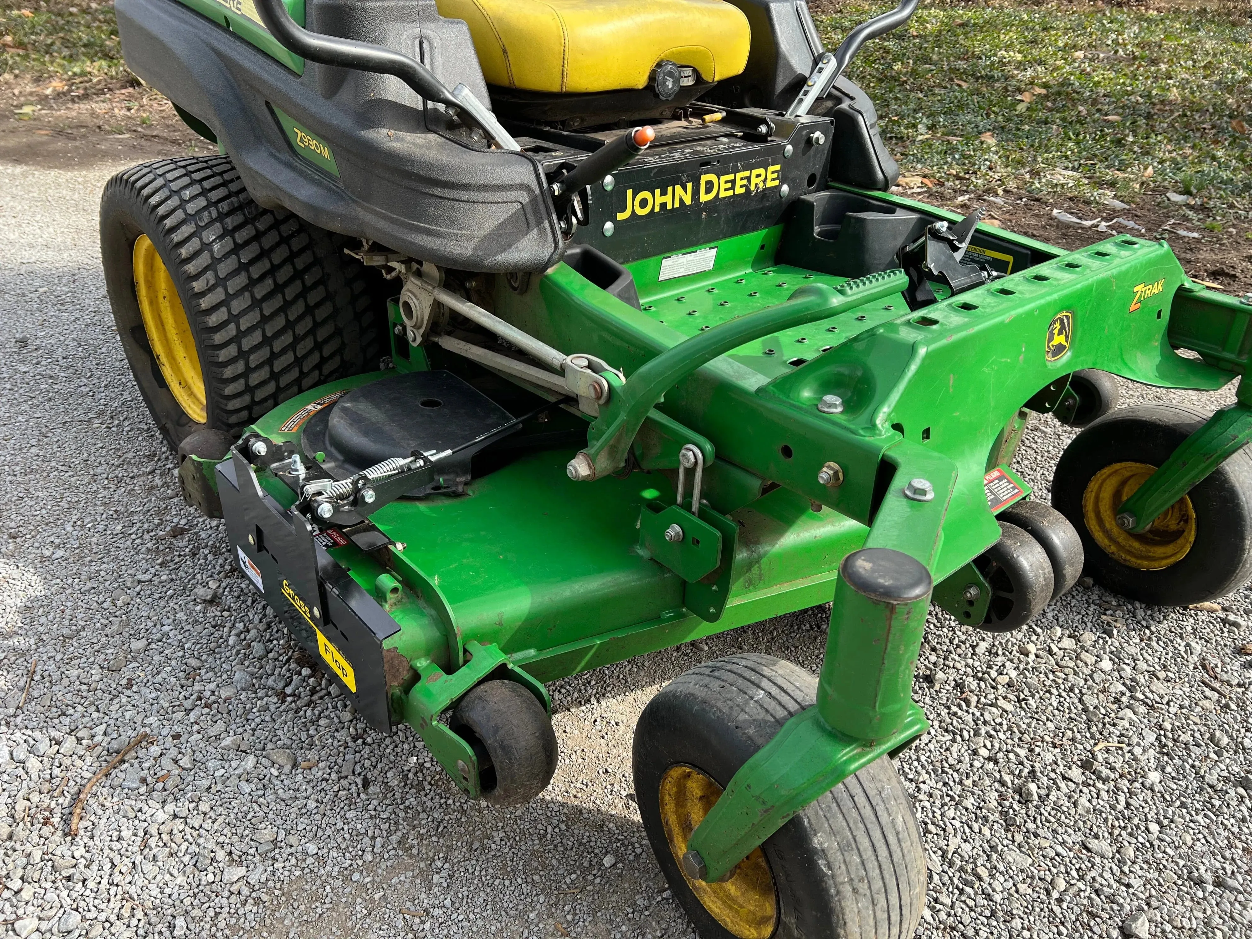 44JM50-5-A2 GrassFlap™ brand chute blockerDirect Bolt with Steel Blocker Plate and SE Pedal Includes John Deere No-Drill Mount for 7-iron Deck