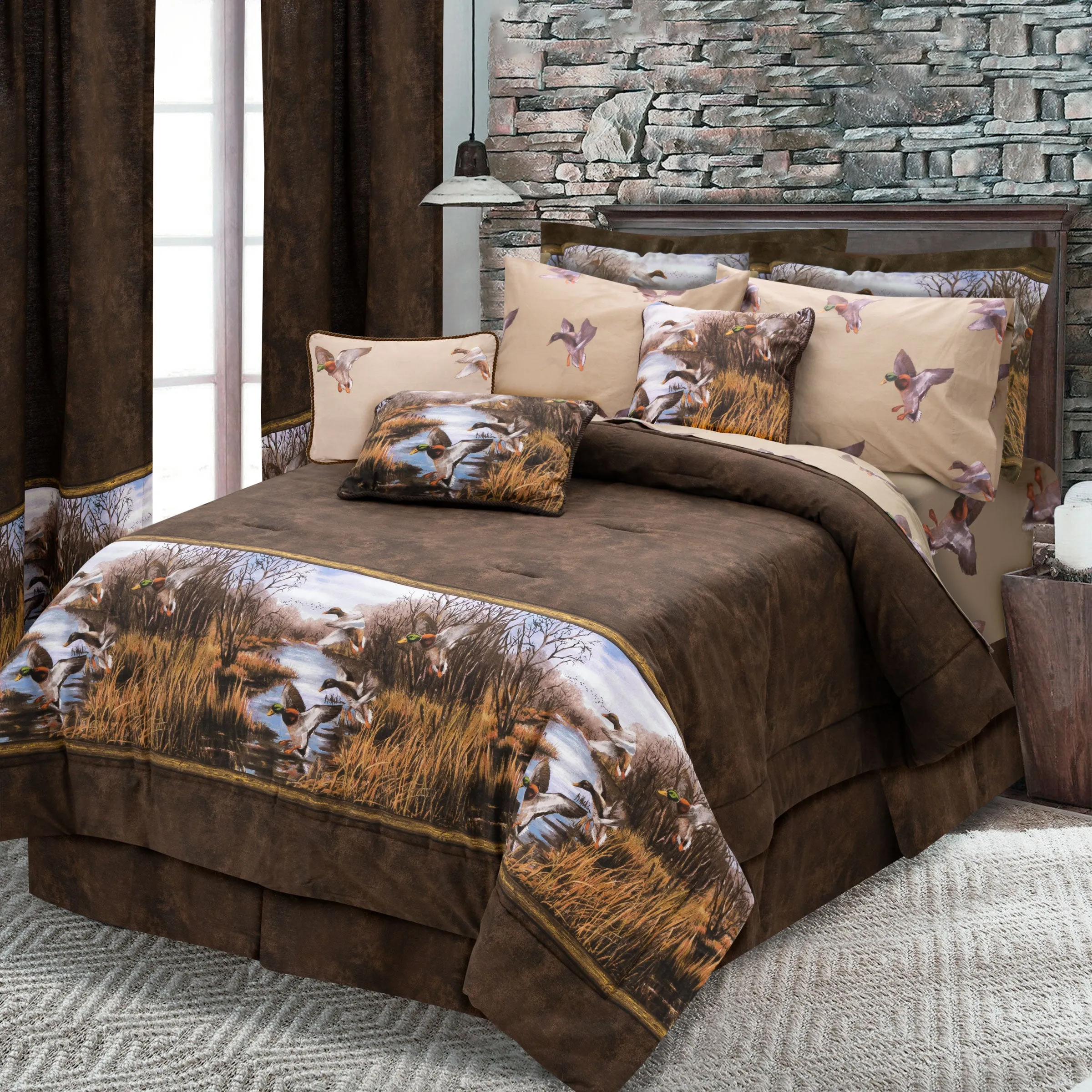 Duck Approach Comforter Set