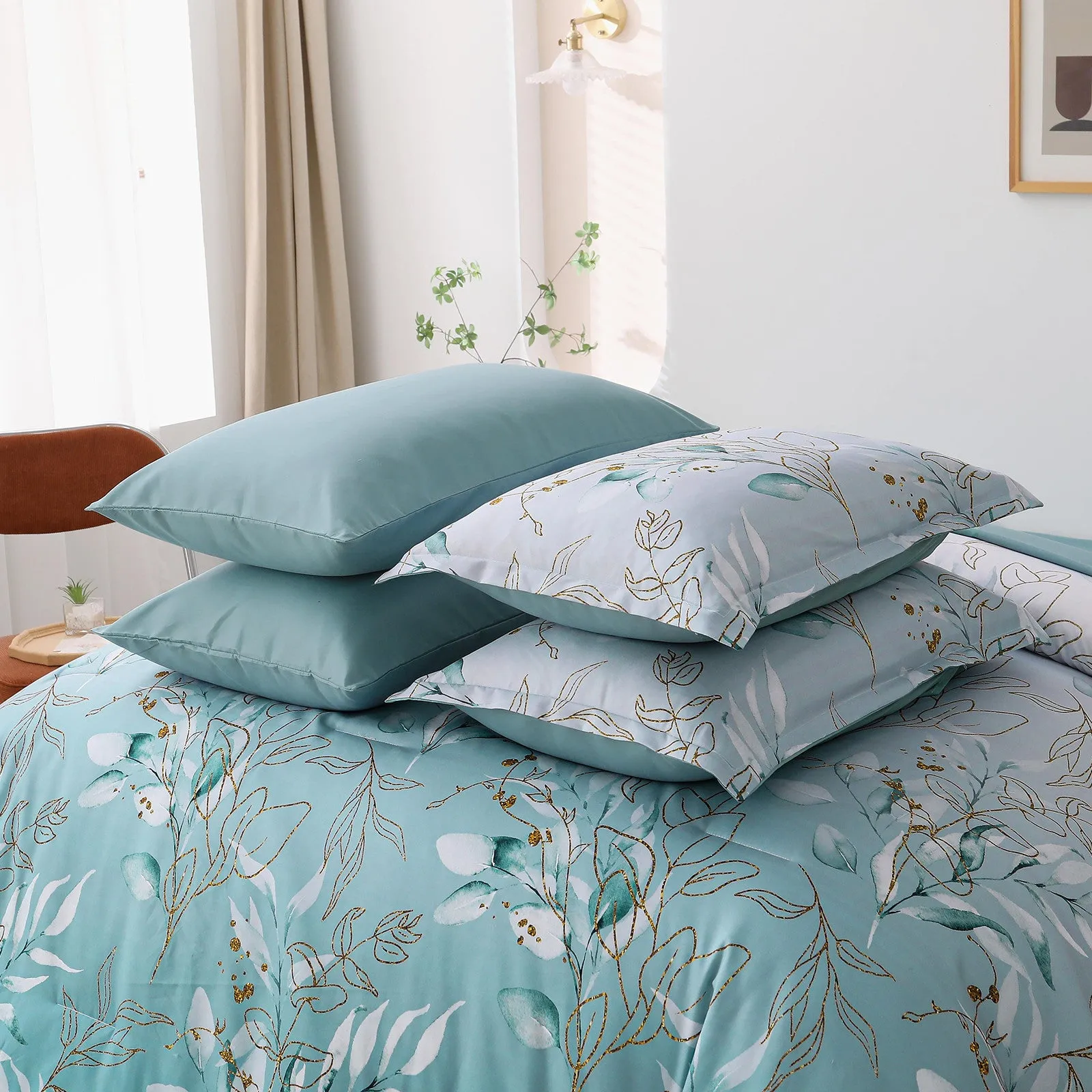 Soft Floral Leaf Comforter Set, King Size, Quilted Cozy Bedding with Pillowcases